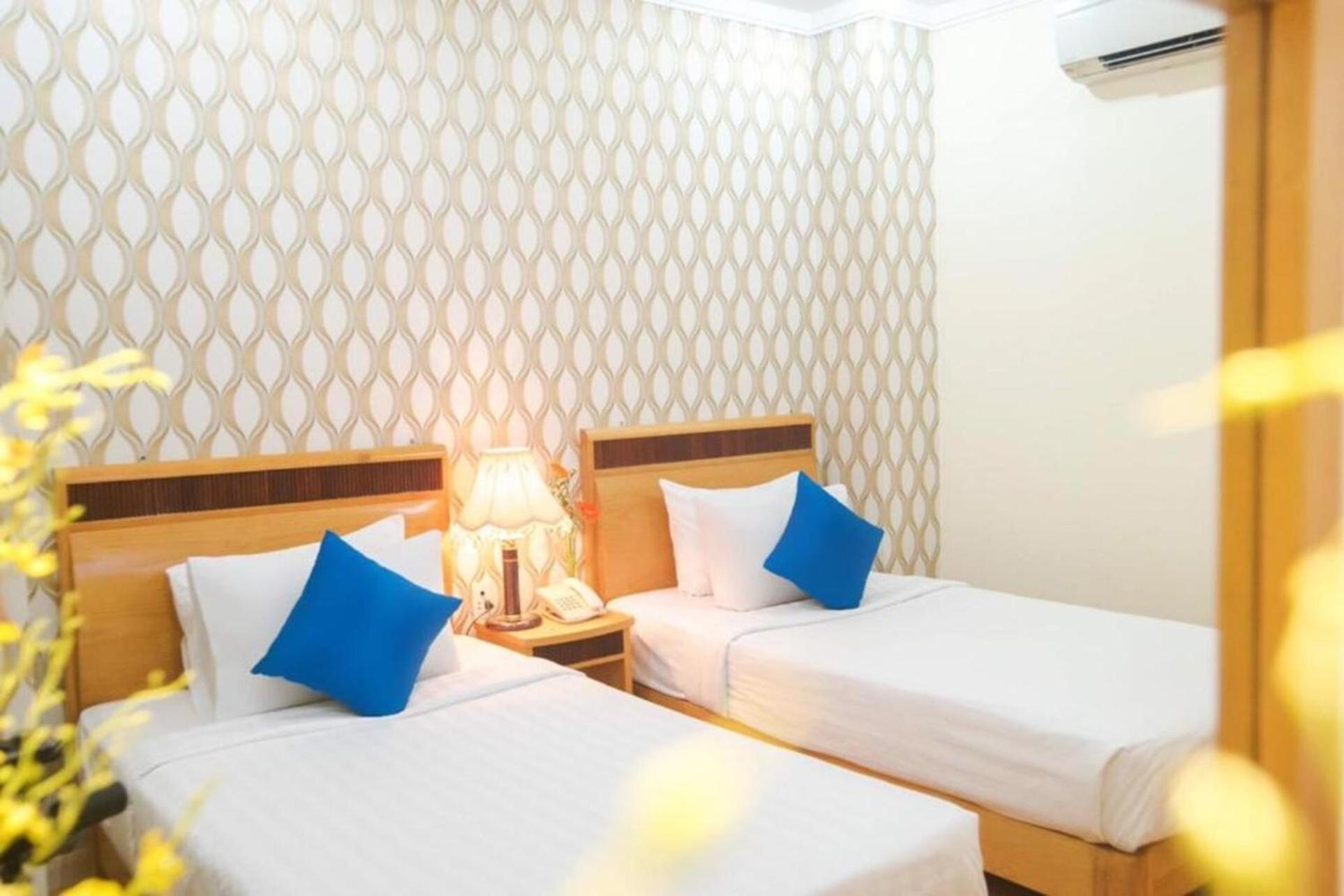 Ruby Saigon Hotel - Le Thanh Ton Ho Chi Minh-staden Exteriör bild