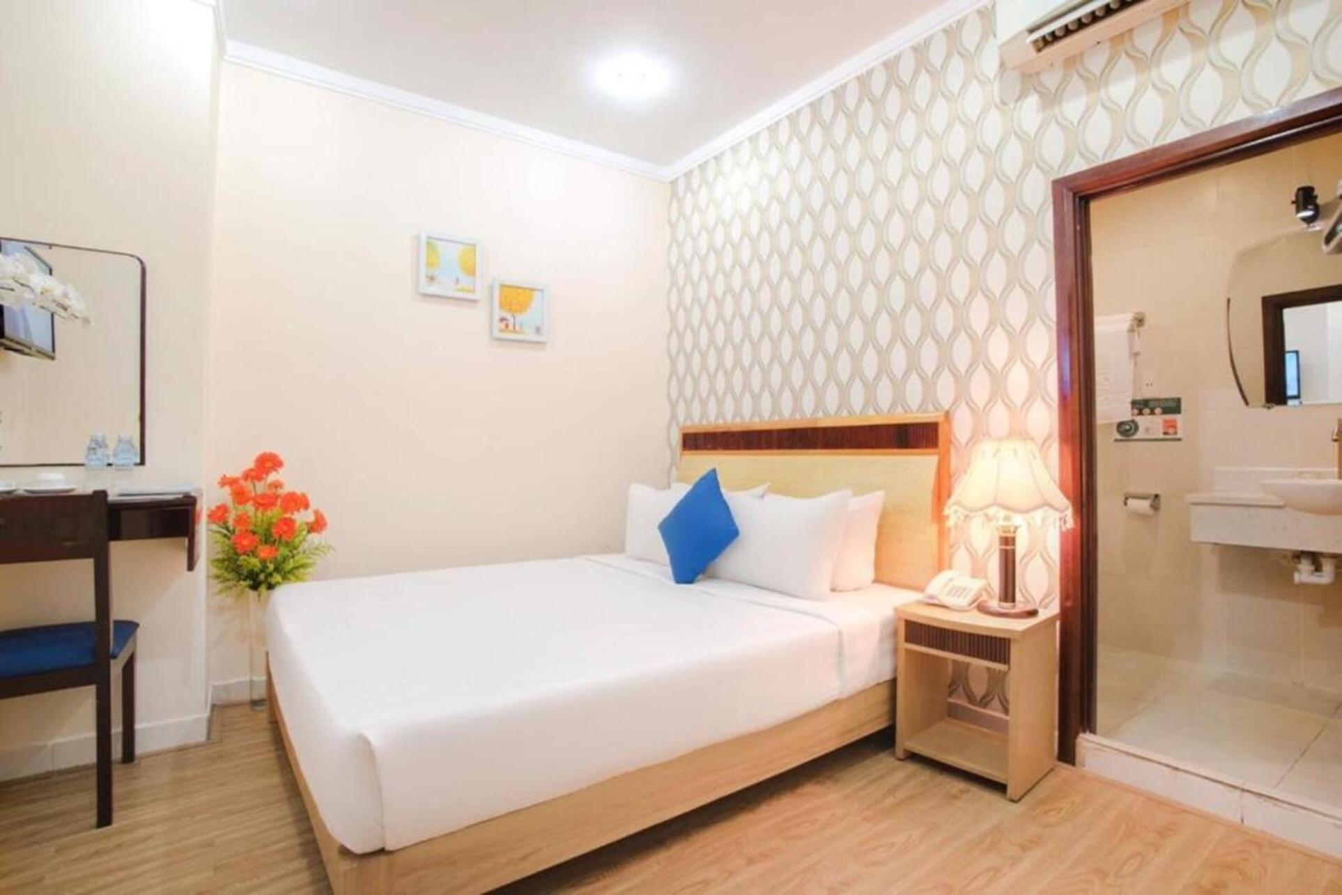 Ruby Saigon Hotel - Le Thanh Ton Ho Chi Minh-staden Exteriör bild
