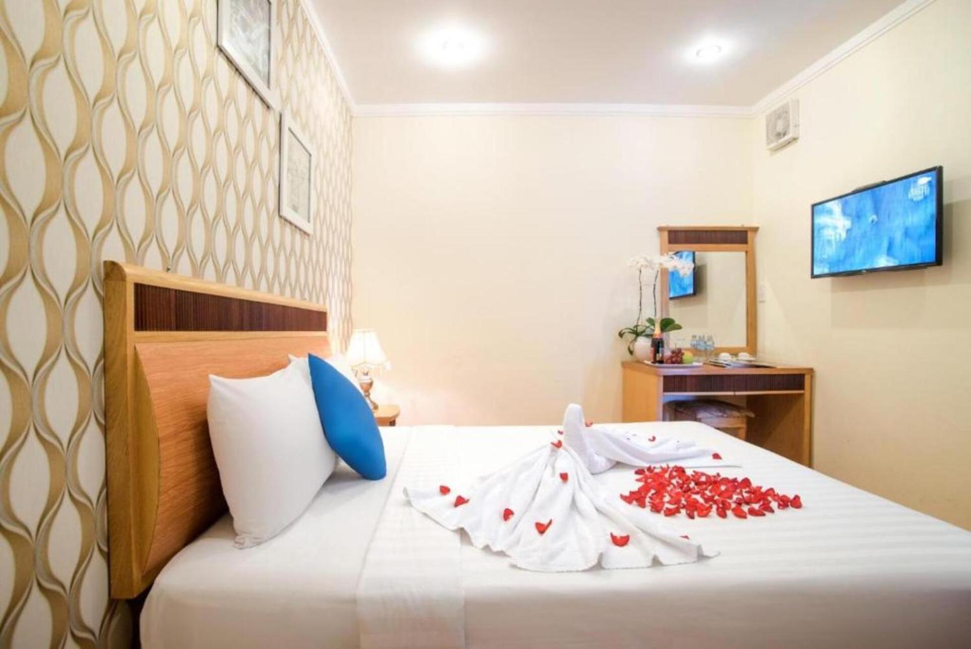Ruby Saigon Hotel - Le Thanh Ton Ho Chi Minh-staden Exteriör bild