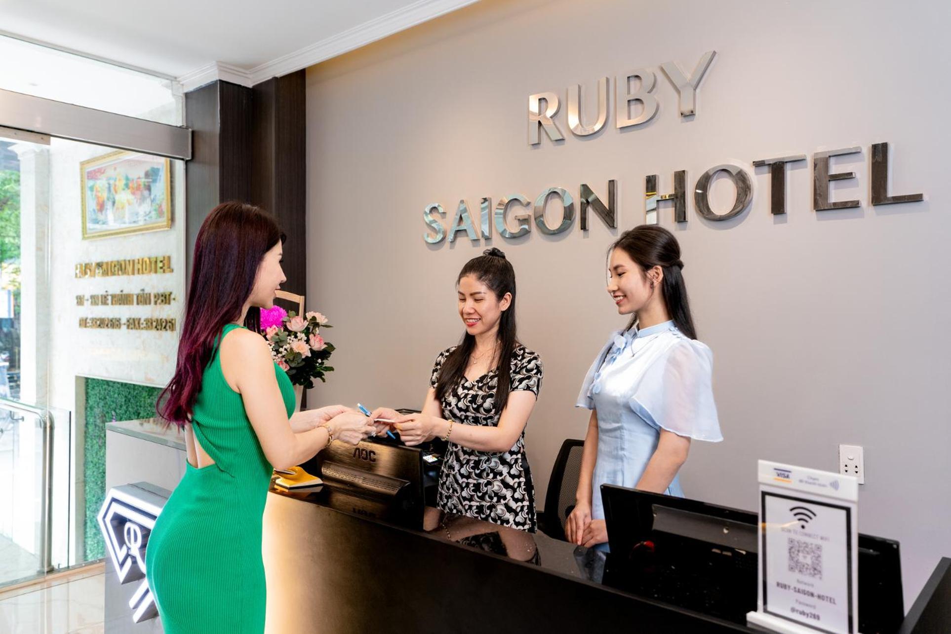 Ruby Saigon Hotel - Le Thanh Ton Ho Chi Minh-staden Exteriör bild