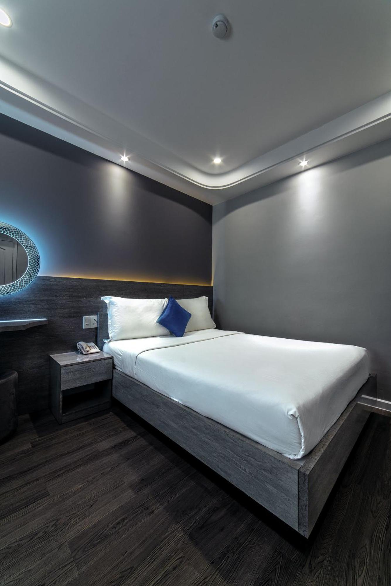 Ruby Saigon Hotel - Le Thanh Ton Ho Chi Minh-staden Exteriör bild
