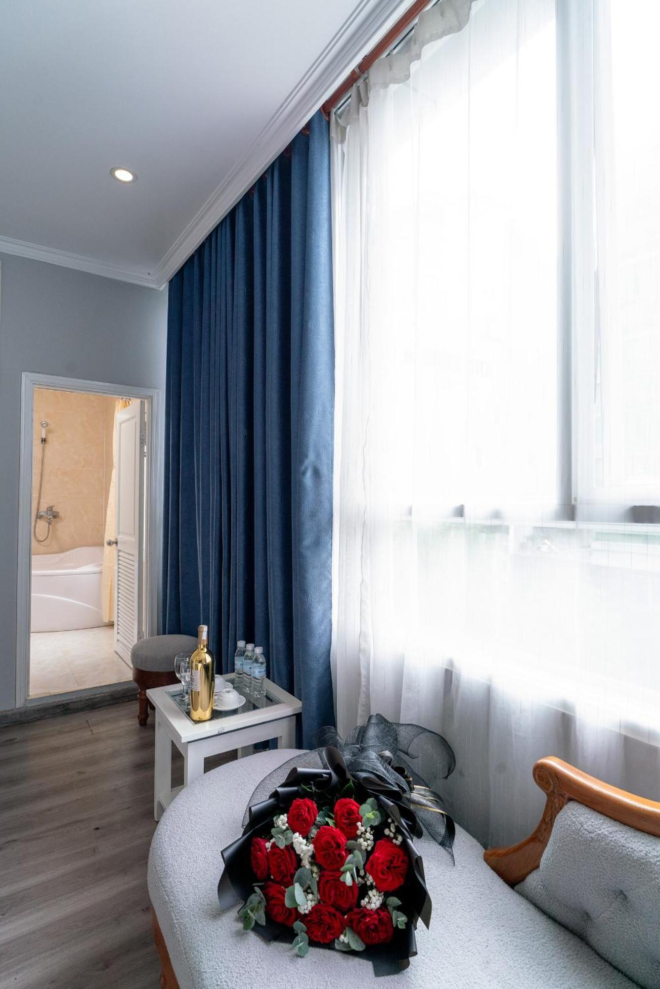 Ruby Saigon Hotel - Le Thanh Ton Ho Chi Minh-staden Exteriör bild