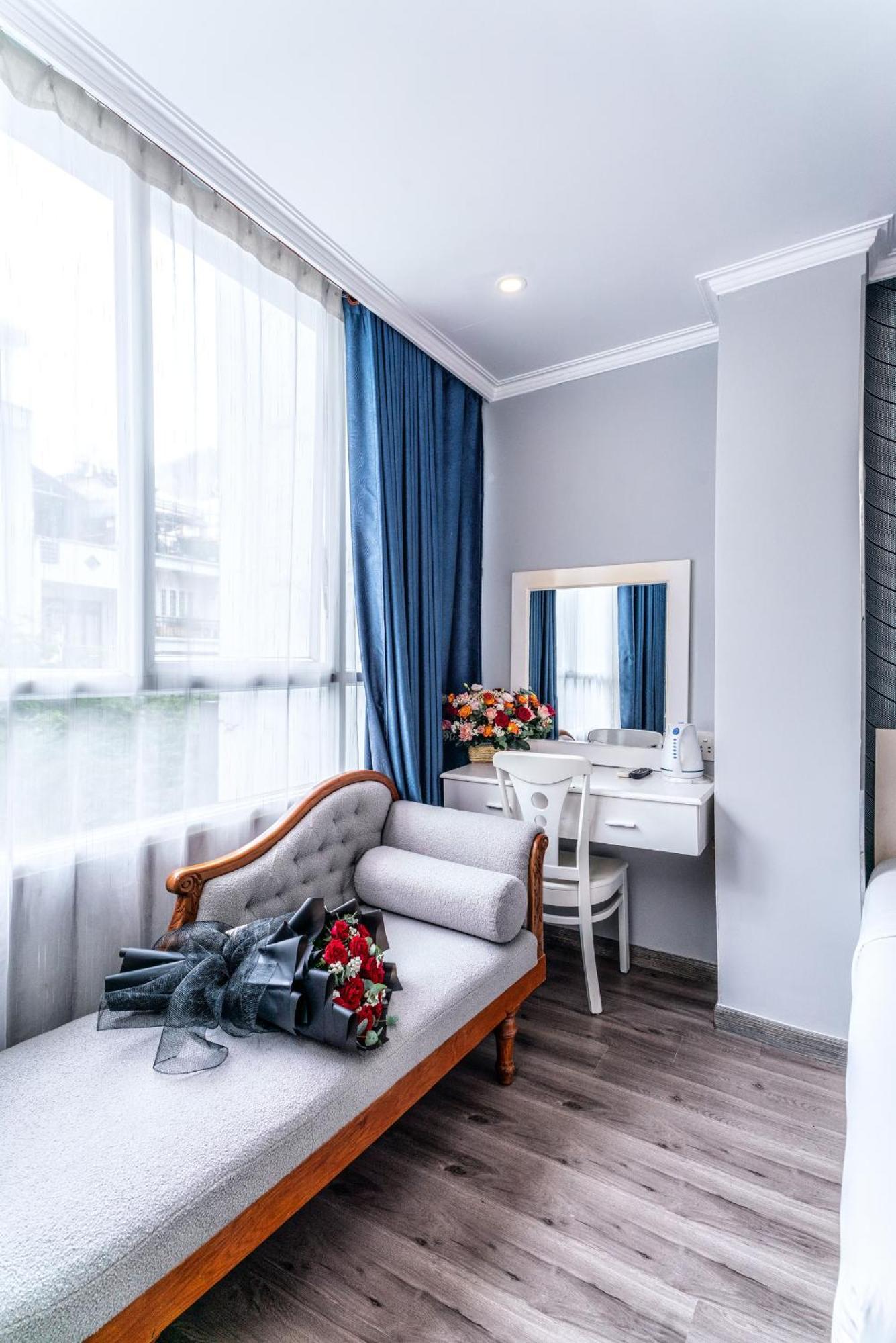Ruby Saigon Hotel - Le Thanh Ton Ho Chi Minh-staden Exteriör bild