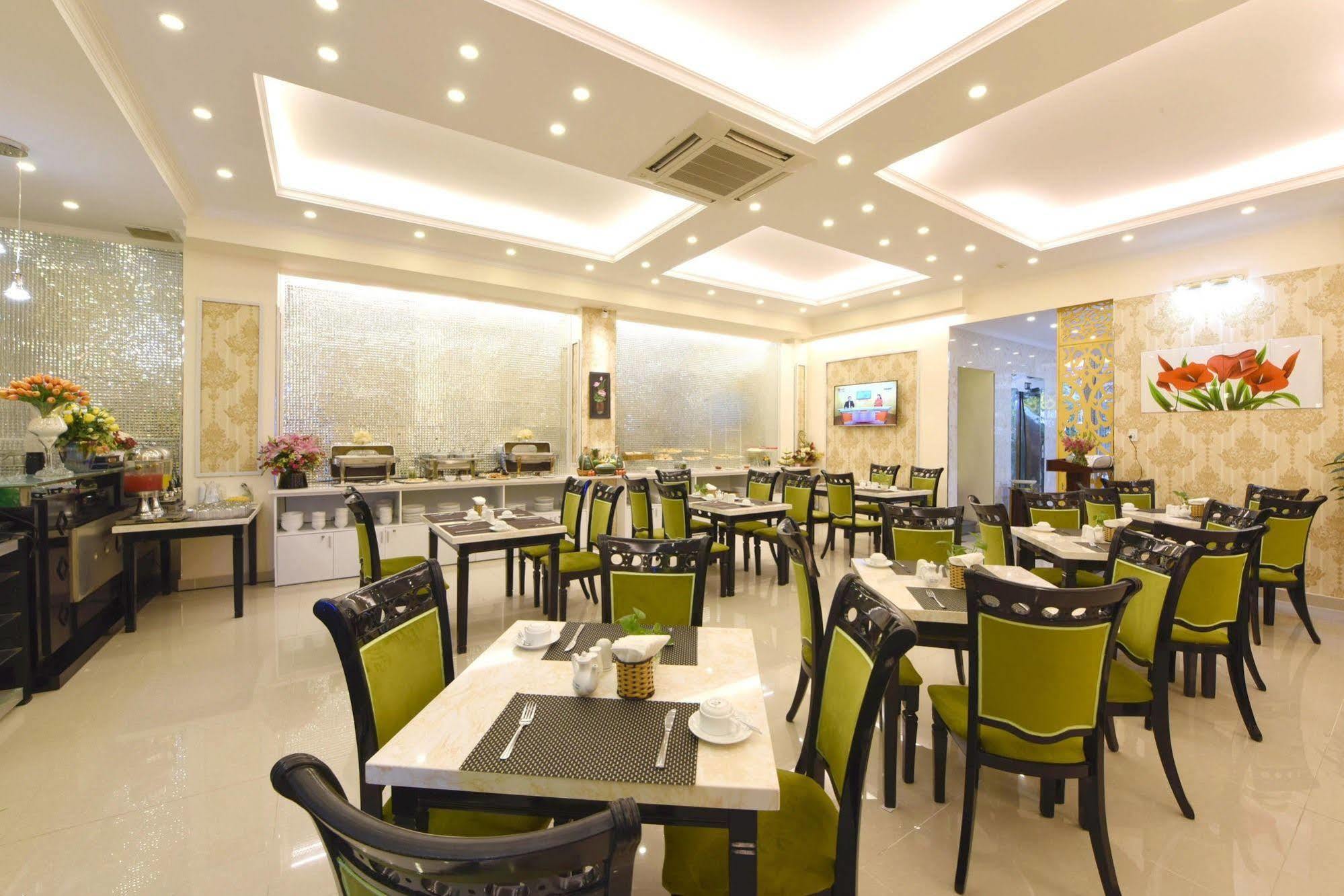 Ruby Saigon Hotel - Le Thanh Ton Ho Chi Minh-staden Exteriör bild